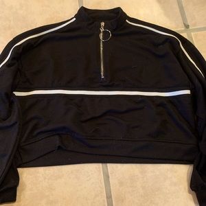 Shein Trendy black cropped sweatshirt